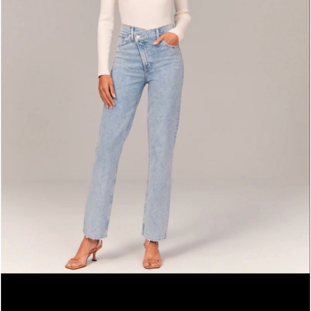 Abercrombie Curve Love Ultra High Rise 90s Straight criss cross Jean - Picture 4 of 13
